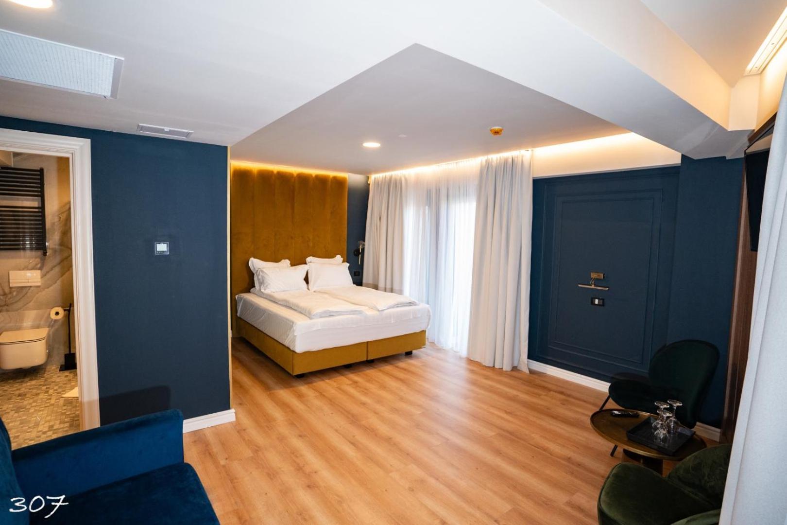 Cosmopolita Boutique Hotel 蒂米什瓦拉 外观 照片