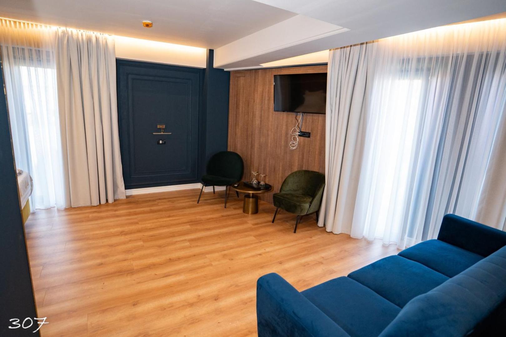 Cosmopolita Boutique Hotel 蒂米什瓦拉 外观 照片