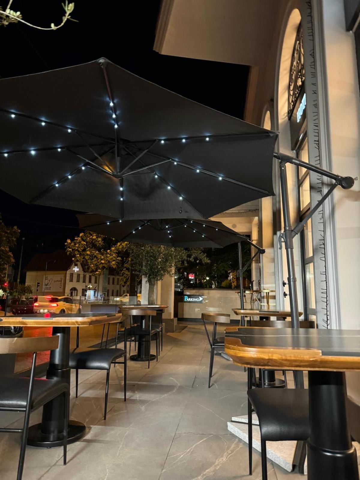 Cosmopolita Boutique Hotel 蒂米什瓦拉 外观 照片