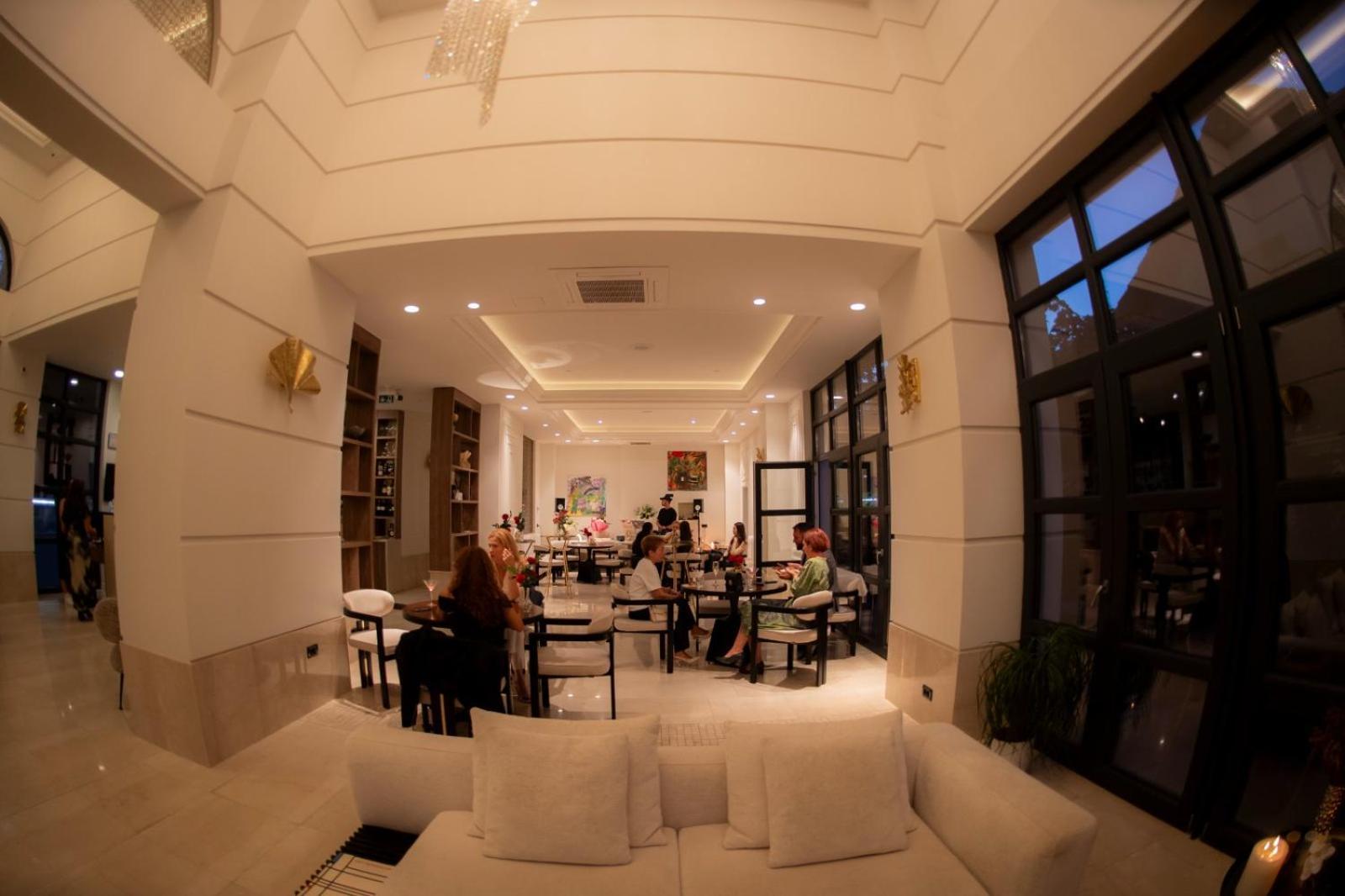 Cosmopolita Boutique Hotel 蒂米什瓦拉 外观 照片