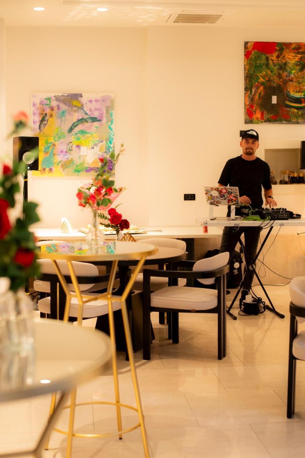 Cosmopolita Boutique Hotel 蒂米什瓦拉 外观 照片