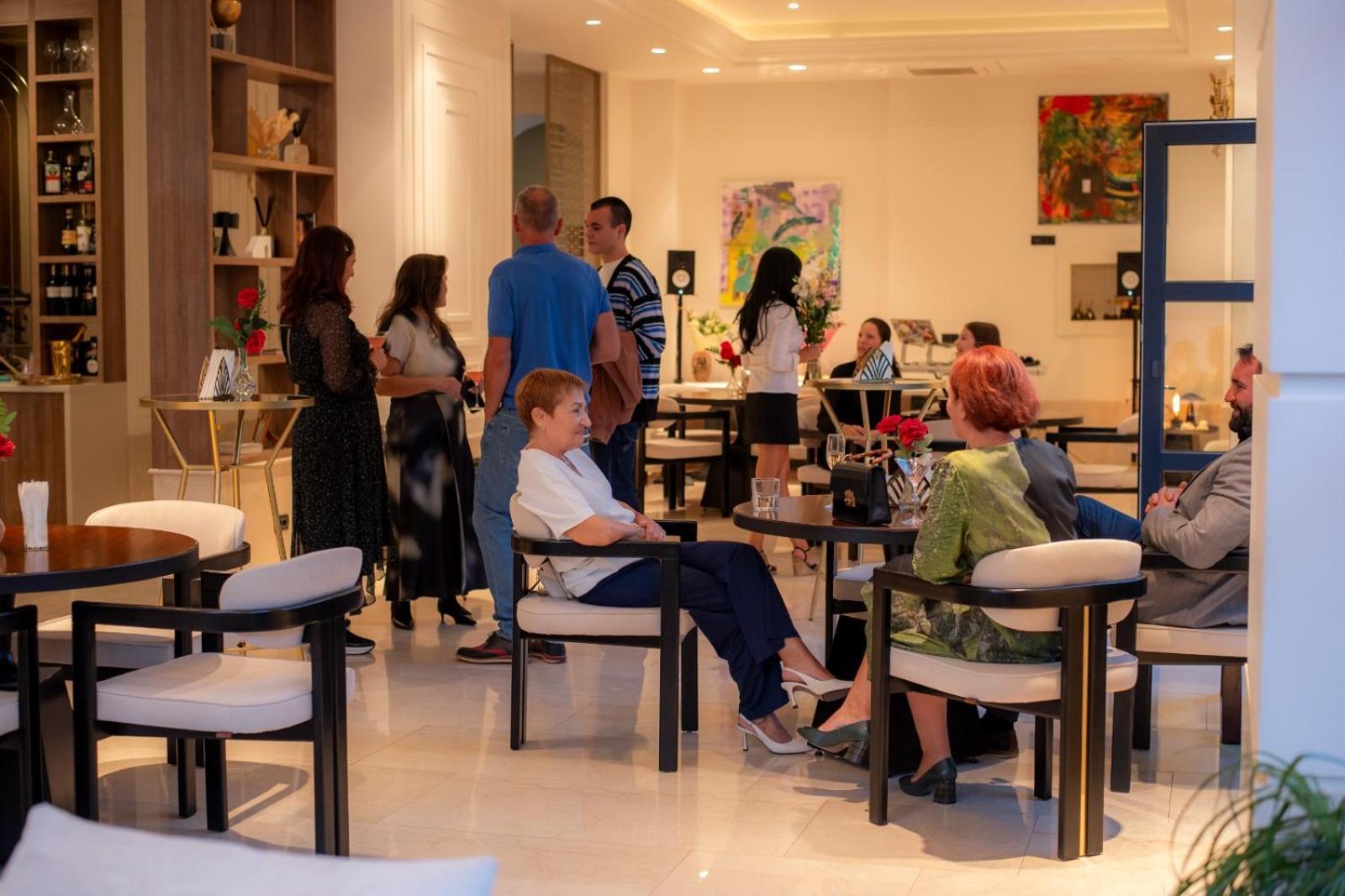 Cosmopolita Boutique Hotel 蒂米什瓦拉 外观 照片