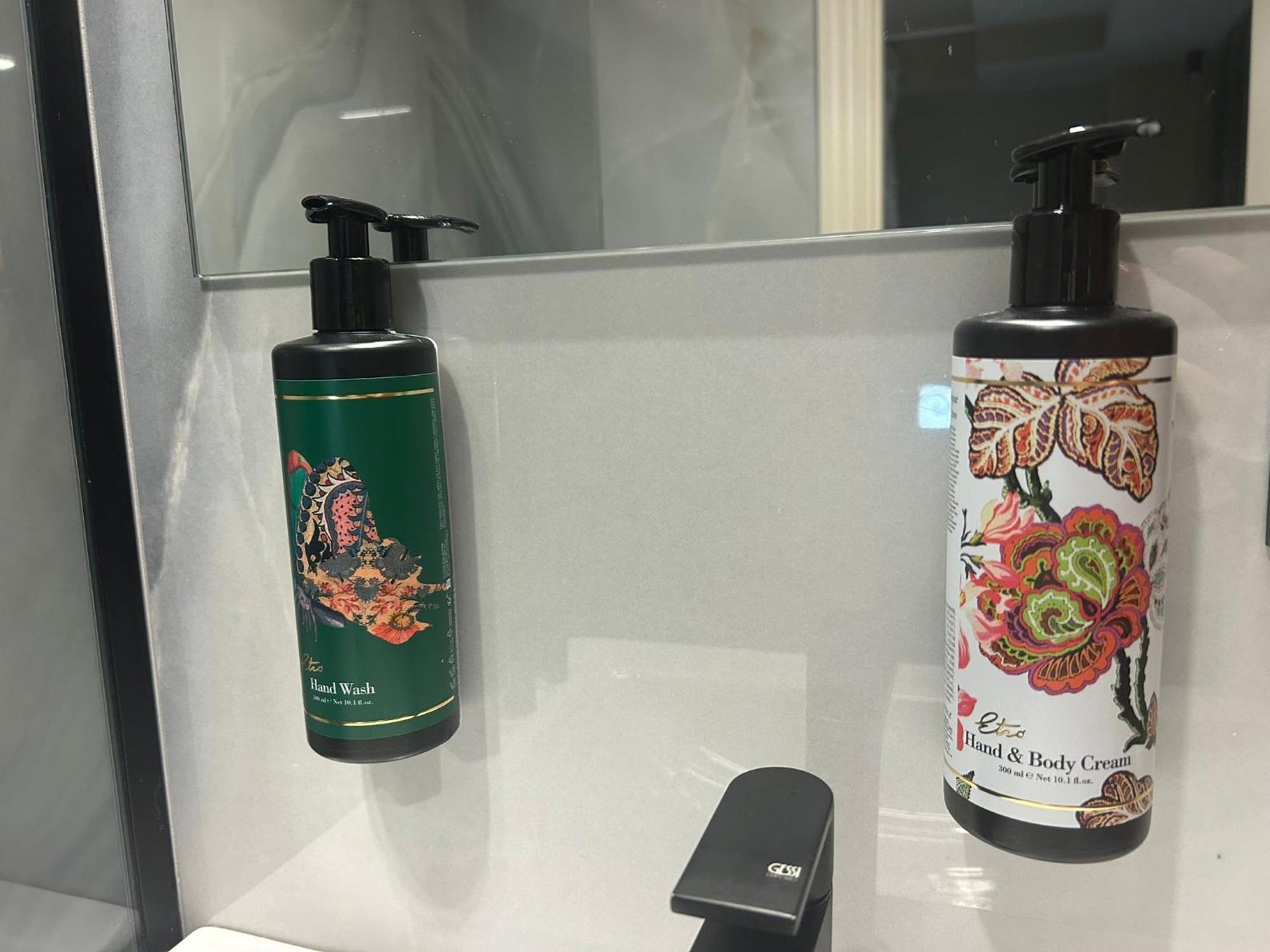 Cosmopolita Boutique Hotel 蒂米什瓦拉 外观 照片